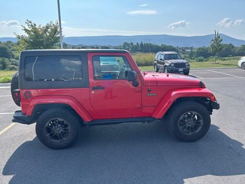 Used 2018 Jeep Wrangler Sport AWD/4WD image 6
