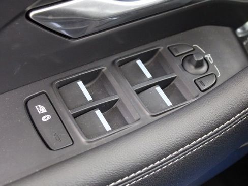 Used 2024 Jaguar E-PACE R-Dynamic SE image 19