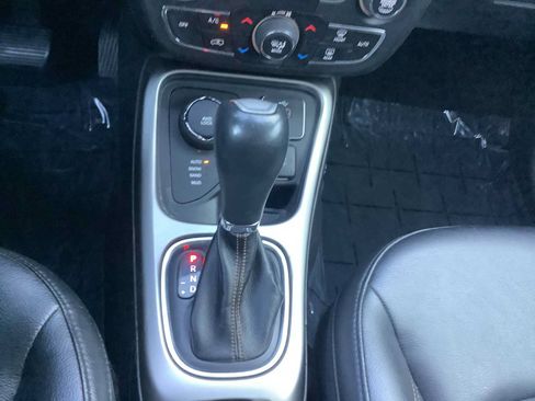 Used 2018 Jeep Compass Latitude w/ Popular Equipment Group AWD/4WD image 18