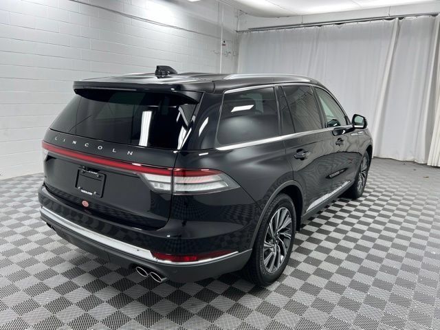 Certified 2025 Lincoln Aviator AWD image 5
