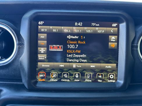 Used 2021 Jeep Wrangler Unlimited Sahara AWD/4WD image 20