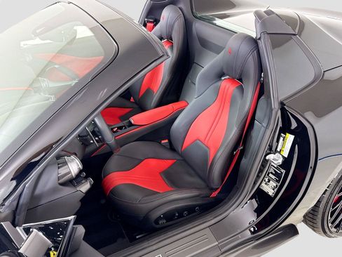 Used 2021 Ferrari 812 GTS RWD image 14