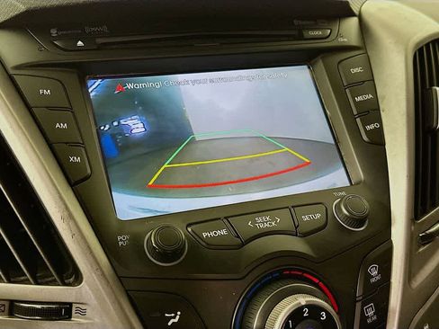 Used 2015 Hyundai Veloster image 27