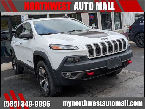 Used 2016 Jeep Cherokee Trailhawk image 1