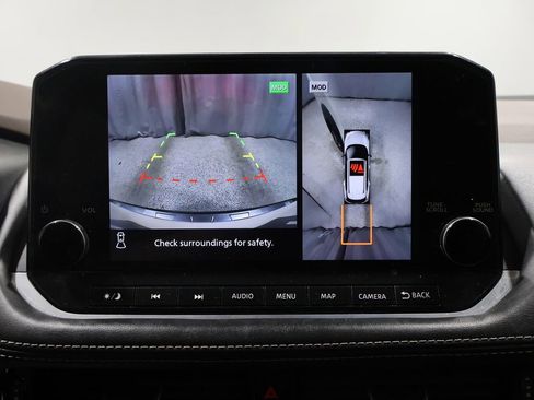 Used 2023 Nissan Rogue SL w/ SL Premium Package image 29