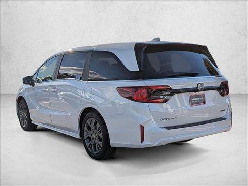 New 2026 Honda Odyssey Touring image 9