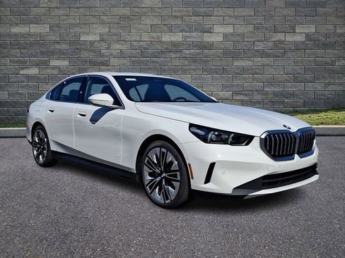 New 2026 BMW 530i xDrive AWD/4WD image 1