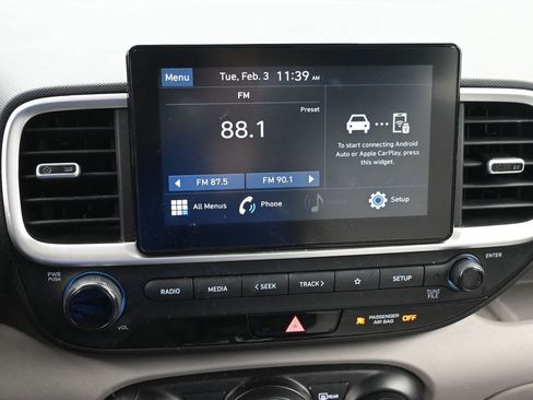 Used 2022 Hyundai Venue SEL image 15