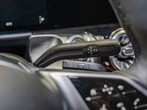 Used 2026 Mercedes-Benz GLB 250 4MATIC image 17