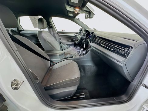 Used 2025 Volkswagen Jetta Sport image 29