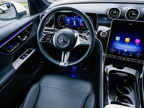 Certified 2025 Mercedes-Benz GLC 300 image 14