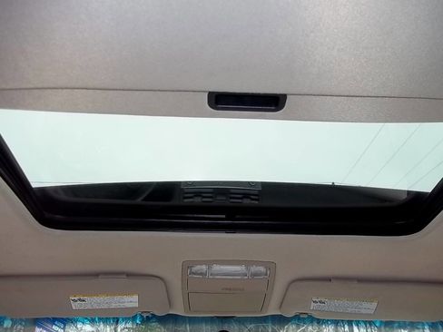 Used 2010 Toyota Camry LE image 5