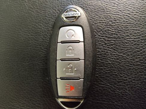 Used 2018 Nissan Pathfinder SV AWD/4WD image 32