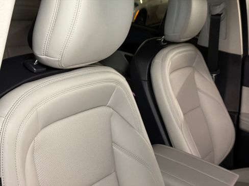 New 2026 Lincoln Nautilus Premier w/ Equipment Group 102A AWD/4WD image 11