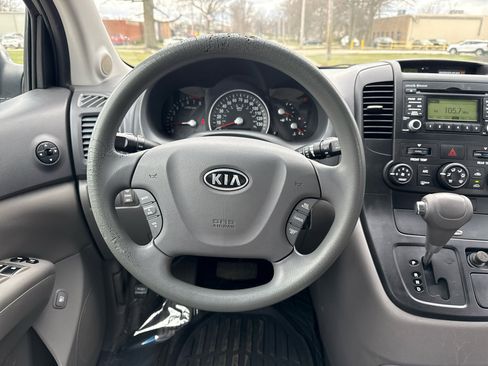 Used 2011 Kia Sedona LX image 16