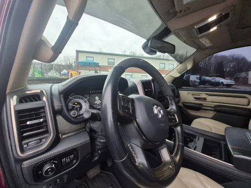 Used 2019 RAM 1500 Limited image 10