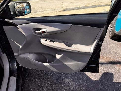 Used 2011 Toyota Corolla LE FWD image 28