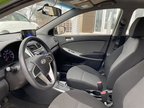 Used 2014 Hyundai Accent GS image 2