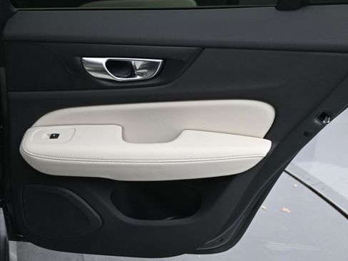 New 2026 Volvo V60 B5 Cross Country Ultra w/ Protection Package Premier AWD/4WD image 15