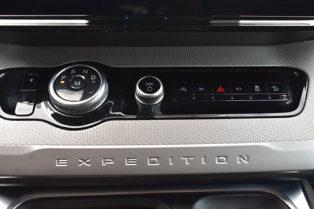 Used 2025 Ford Expedition Max Active AWD/4WD image 32