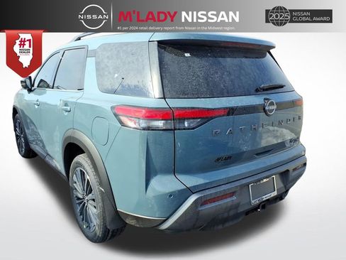 New 2026 Nissan Pathfinder Platinum image 5