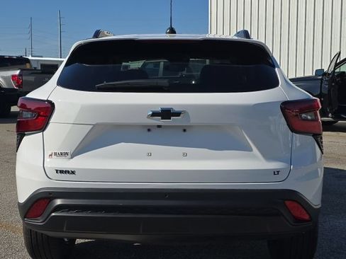 Used 2026 Chevrolet Trax LT w/ Driver Confidence Package FWD image 4