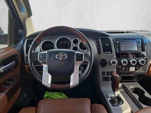 Used 2017 Toyota Sequoia Platinum RWD image 8