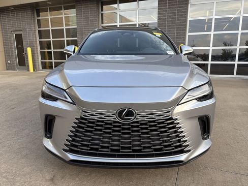 Used 2025 Lexus RX 350 w/ Convenience Package image 3