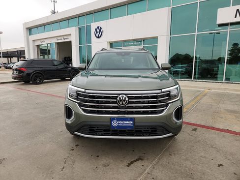 New 2026 Volkswagen Atlas SE image 2