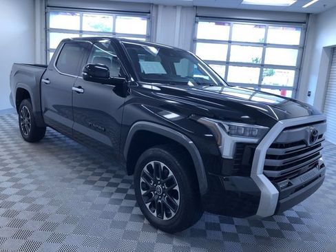 Used 2024 Toyota Tundra Limited AWD/4WD image 8