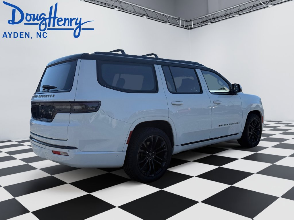 Used 2022 Jeep Grand Wagoneer Series II AWD/4WD image 5
