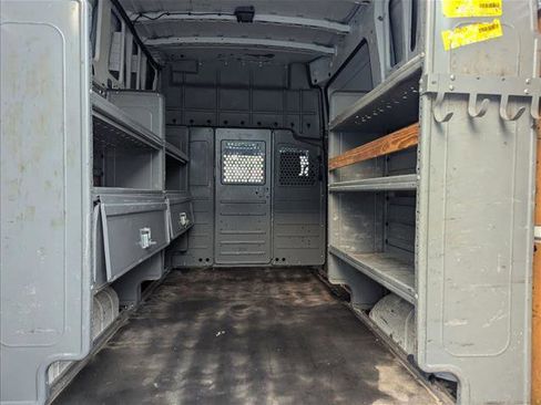 Used 2017 Nissan NV 3500 SL image 16