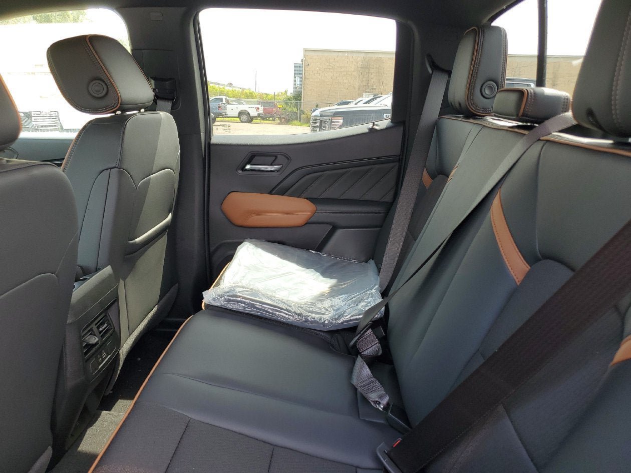 New 2026 GMC Canyon AT4 AWD/4WD image 11