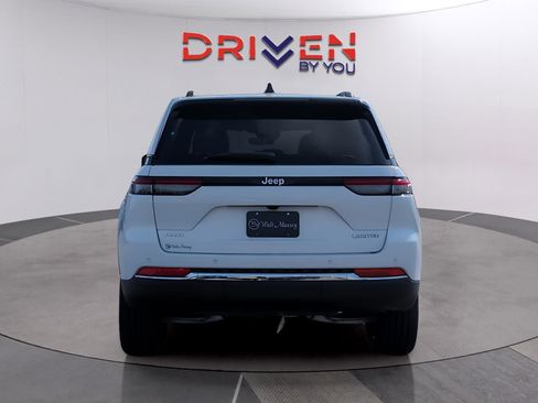 New 2025 Jeep Grand Cherokee Limited w/ Trailer Tow Package image 6