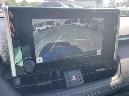 Used 2024 Toyota RAV4 XLE FWD image 33