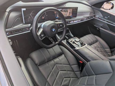 Used 2024 BMW 760i xDrive w/ Premium Package 2 AWD/4WD image 10