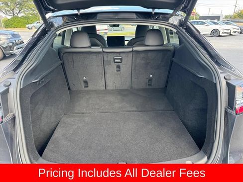 Used 2024 Tesla Model Y 2WD image 10