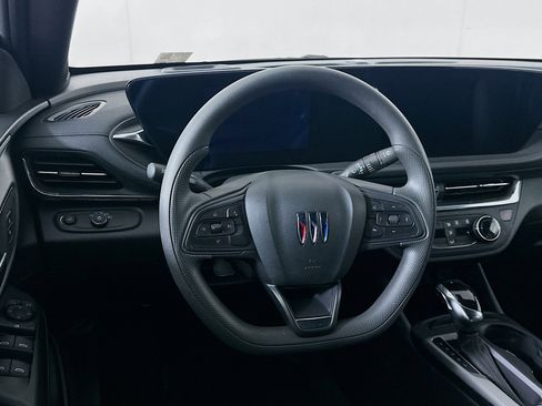 Used 2025 Buick Envista Preferred image 18