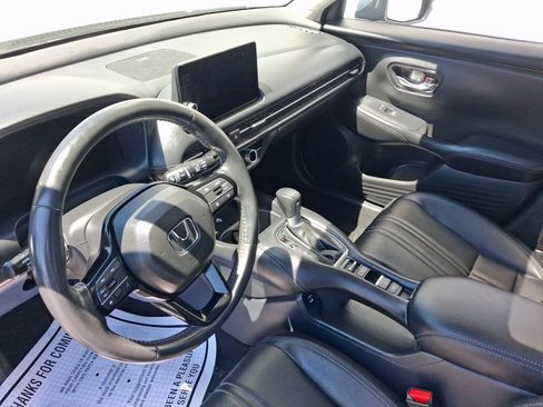 Used 2024 Honda HR-V EX-L image 4