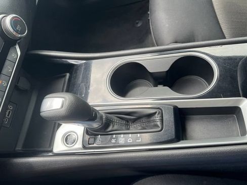 Used 2024 Nissan Altima 2.5 SV FWD image 23