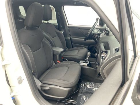 Used 2022 Jeep Renegade Altitude w/ Sun/Sound Group AWD/4WD image 25