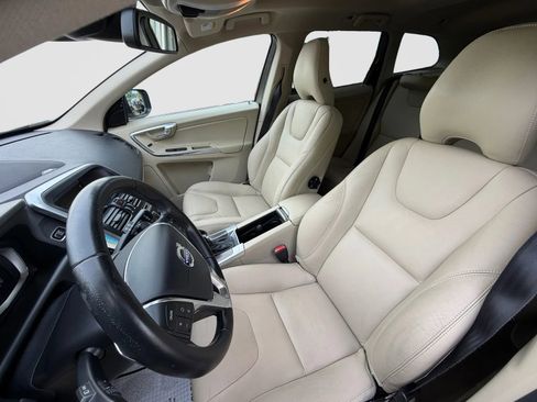 Used 2015 Volvo XC60 T6 Platinum w/ Protection Package AWD/4WD image 13