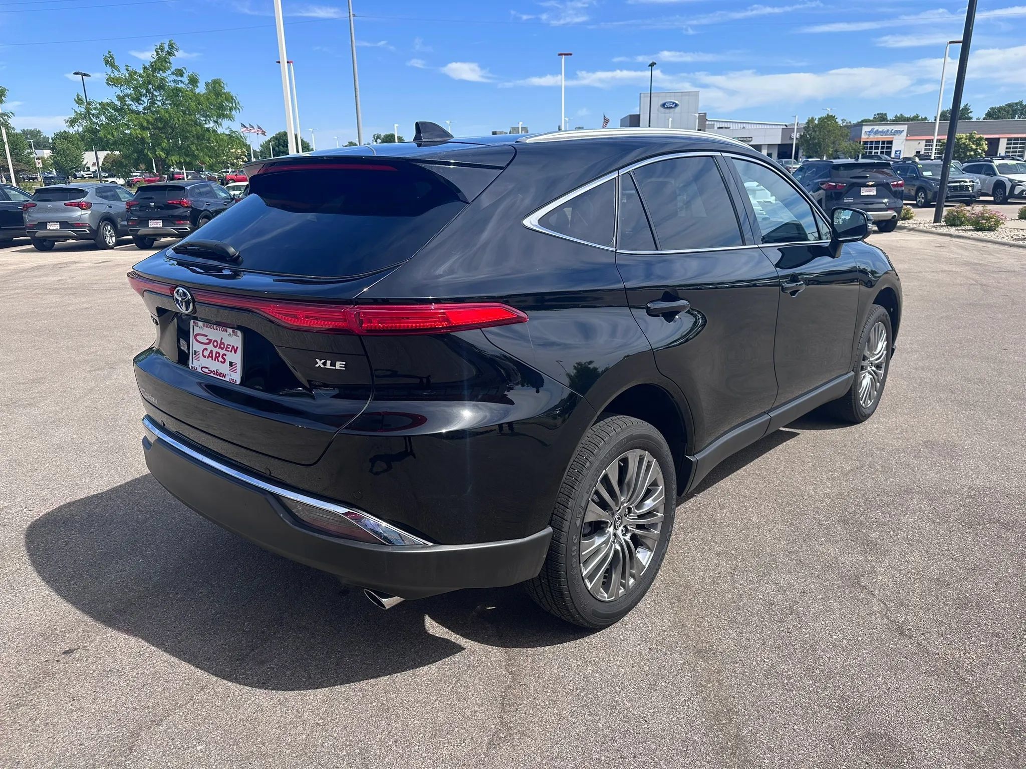 Used 2024 Toyota Venza XLE AWD/4WD image 5