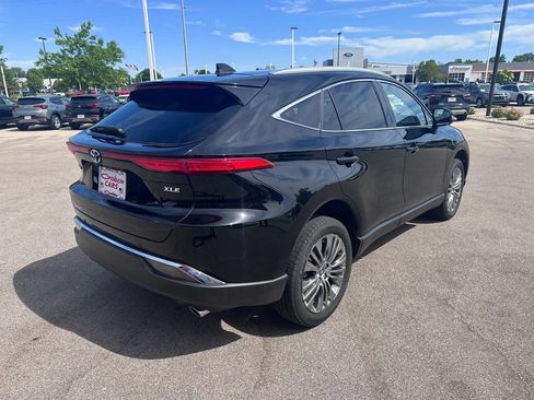 Used 2024 Toyota Venza XLE AWD/4WD image 5