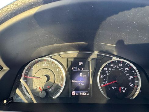 Used 2015 Toyota Camry SE FWD image 16