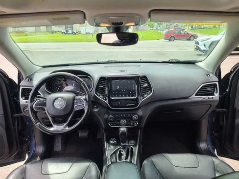 Used 2019 Jeep Cherokee Limited AWD/4WD image 12