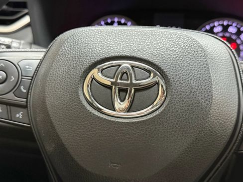 Used 2019 Toyota RAV4 XLE w/ Convenience Package image 32