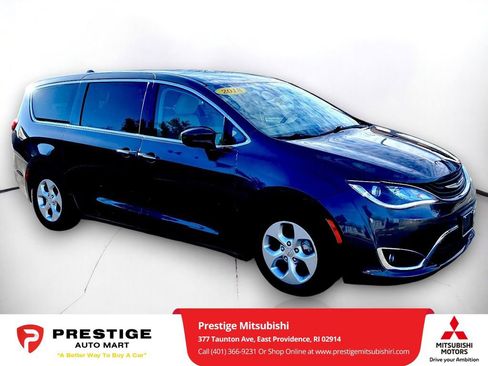 Used 2018 Chrysler Pacifica Touring Plus image 1