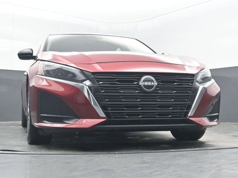 Used 2024 Nissan Altima 2.5 SV image 21