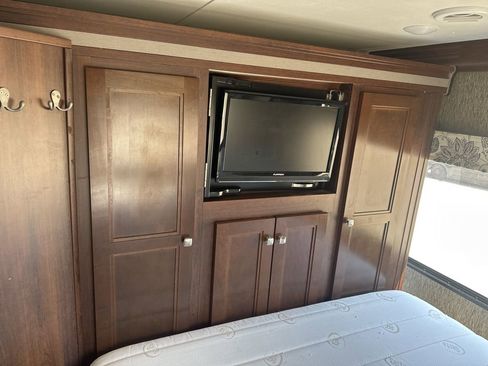 Used 2017 Ford E-450 and Econoline 450 Super Duty w/ Motorhome Prep Package image 71